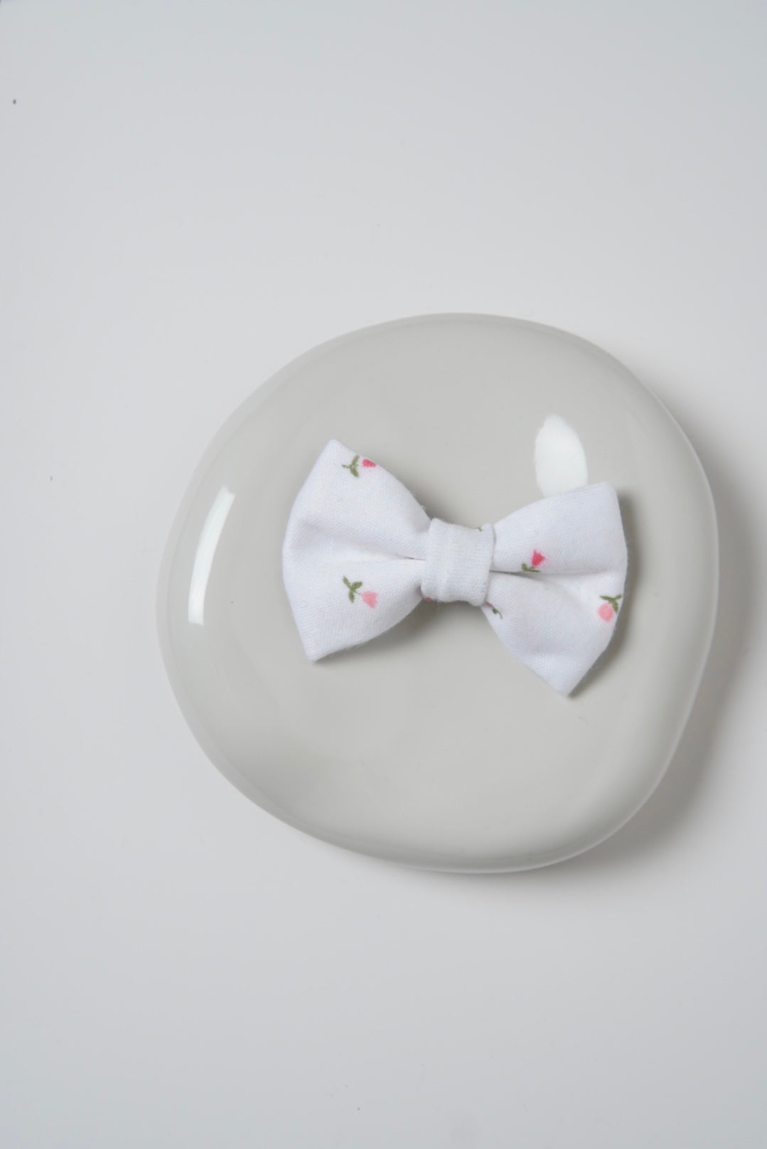 Tulip dog bow tie