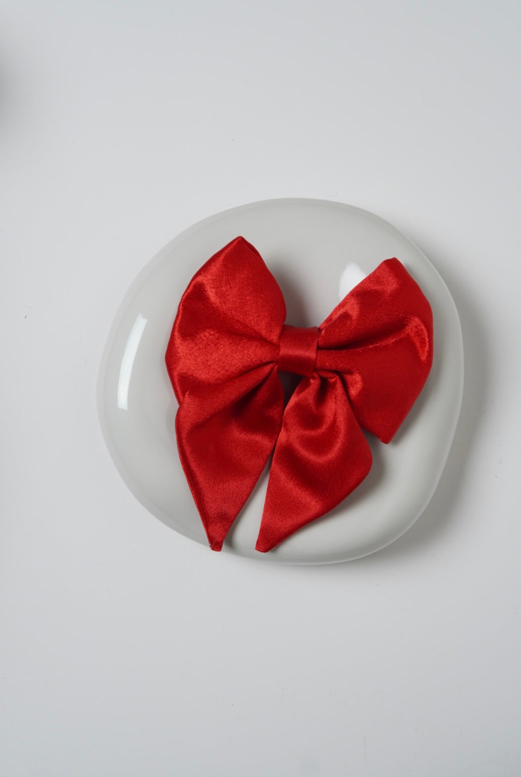 Holiday bow tie for pets