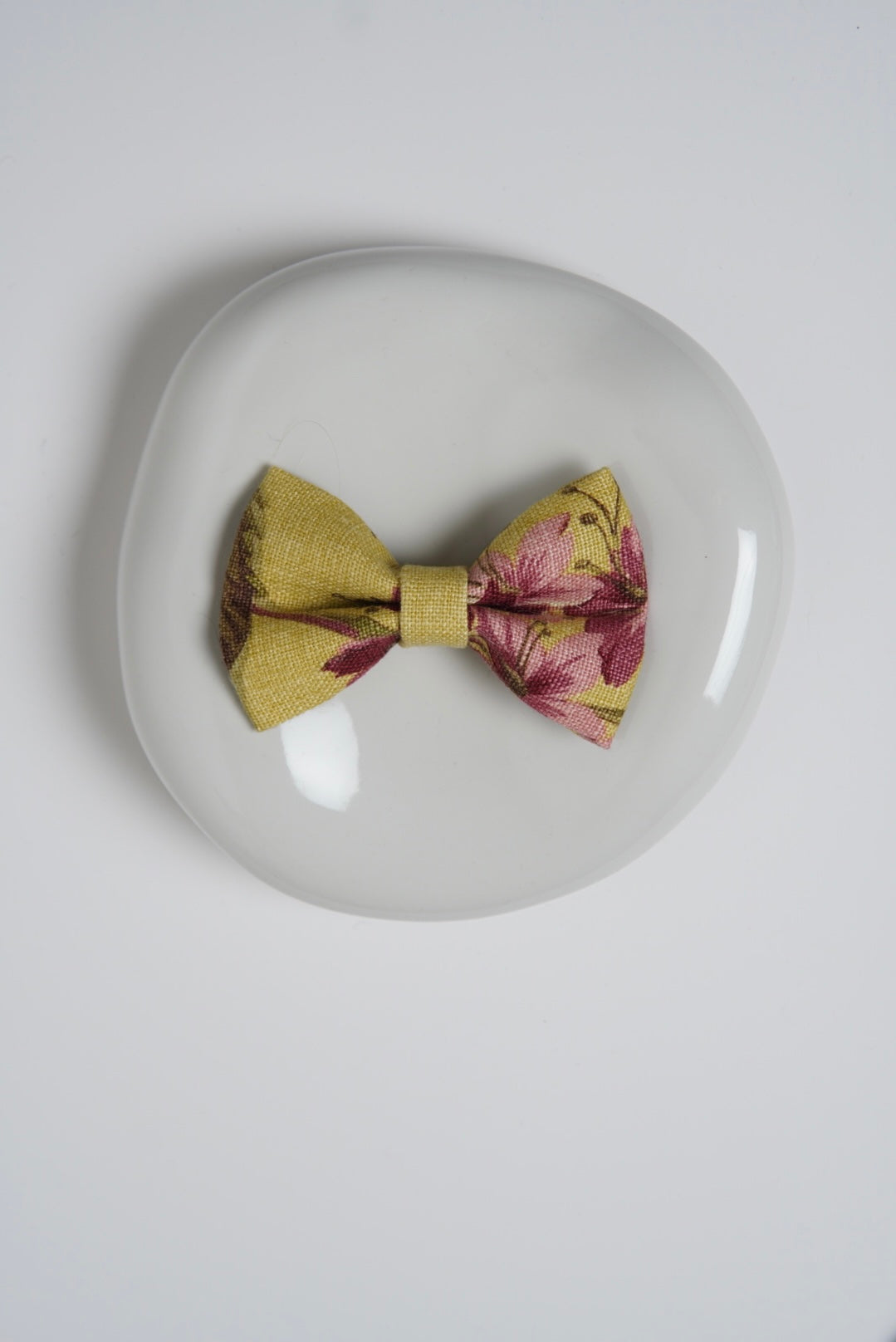 Yellow linen pet bow